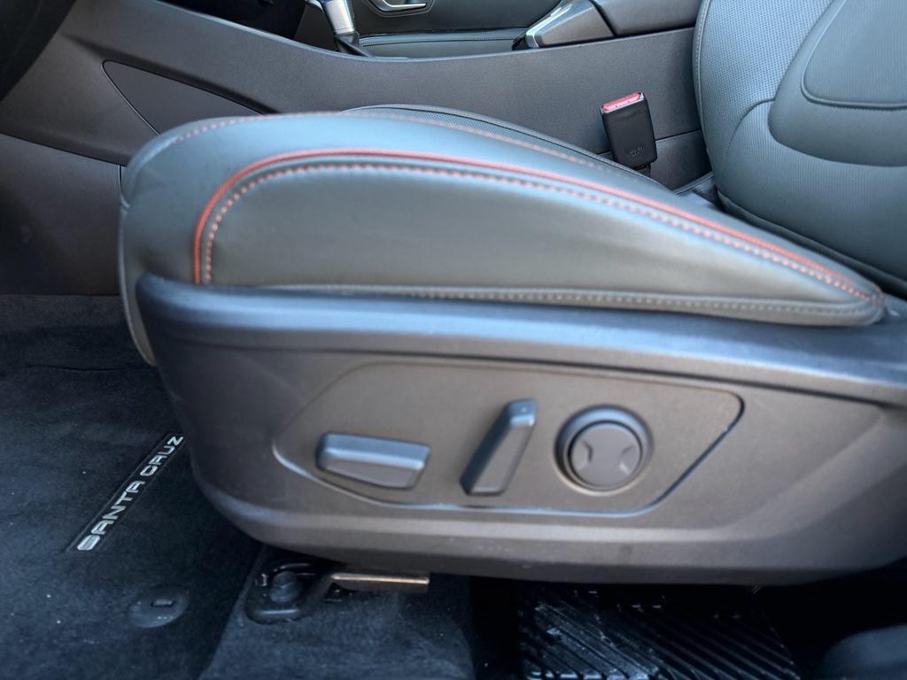 used 2025 Hyundai SANTA CRUZ car, priced at $37,146