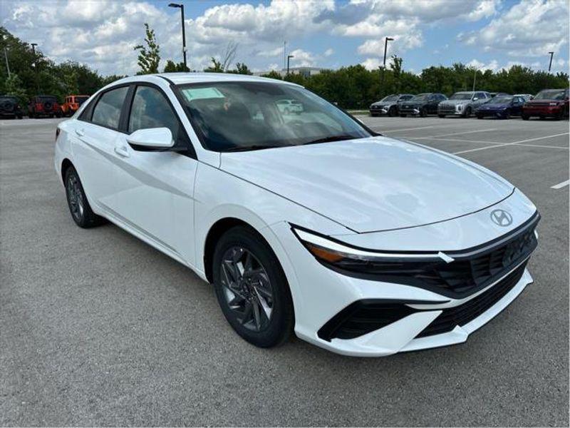 new 2025 Hyundai ELANTRA HEV car, priced at $25,135