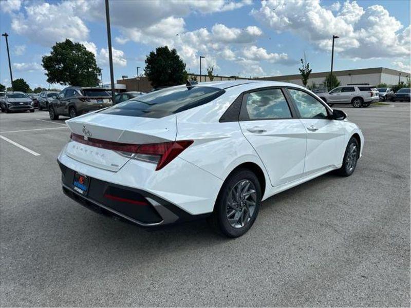 new 2025 Hyundai ELANTRA HEV car, priced at $25,135