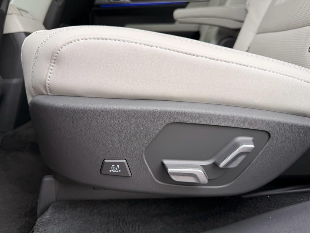 used 2025 Hyundai Santa Fe car, priced at $41,995