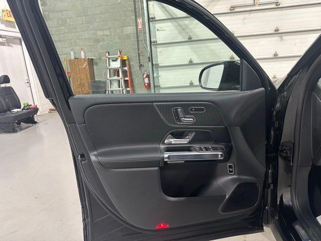 new 2025 Mercedes-Benz GLB 250 car, priced at $52,305