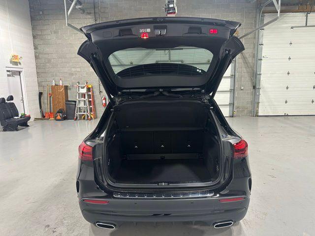 new 2025 Mercedes-Benz GLA 250 car, priced at $51,825