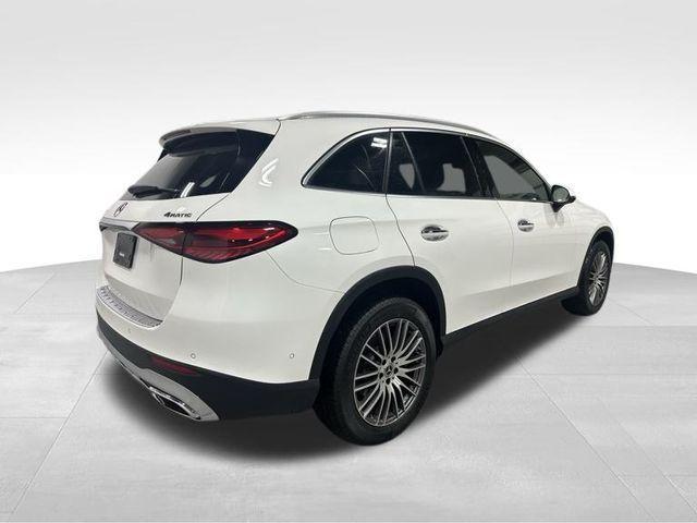 new 2026 Mercedes-Benz GLC 300 car, priced at $59,695