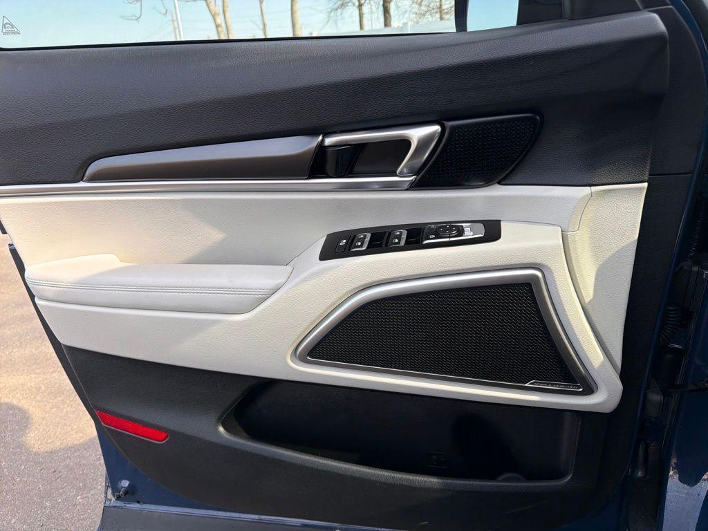 used 2022 Chevrolet Trax car, priced at $13,495