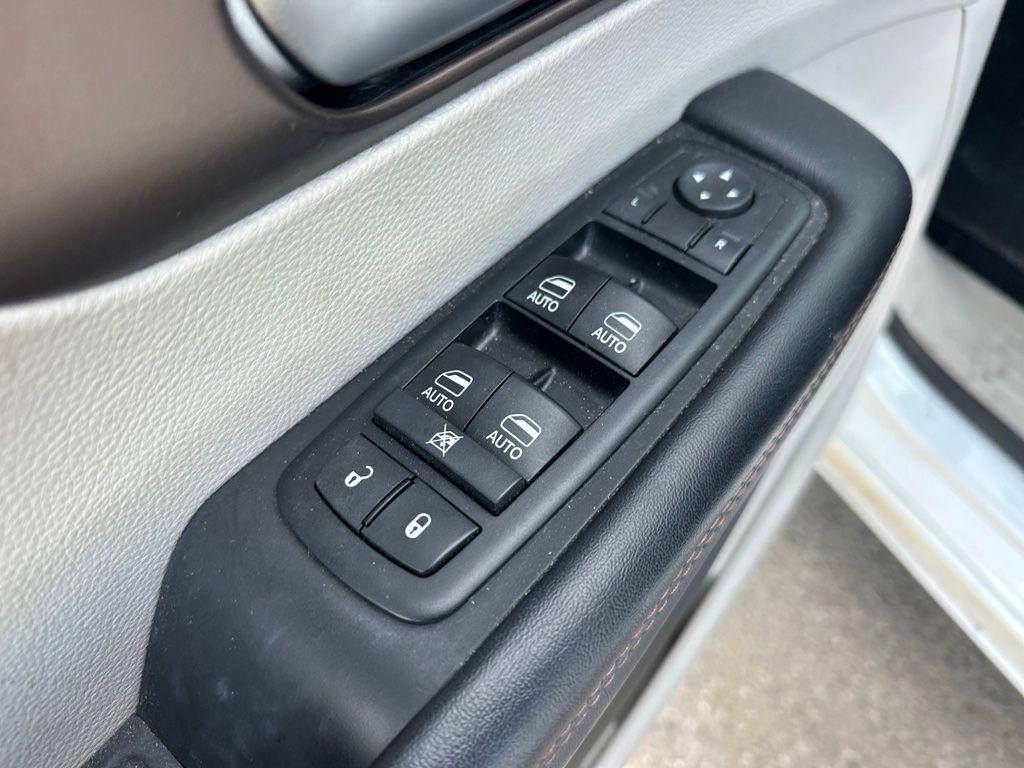 used 2017 Chrysler Pacifica car, priced at $13,495