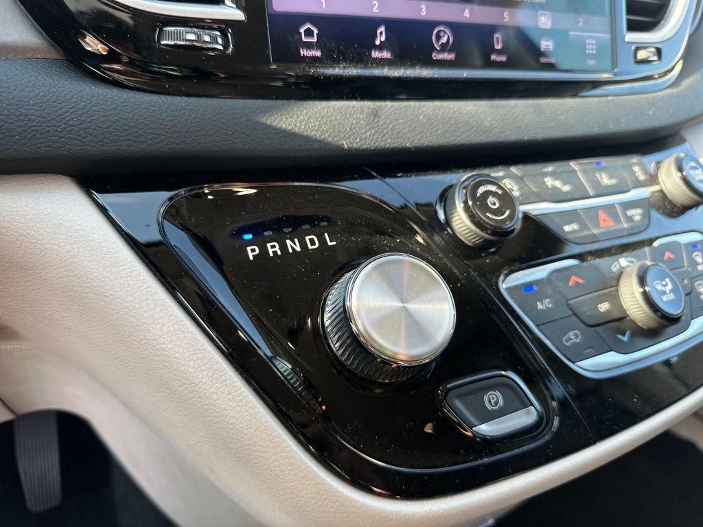 used 2023 Chrysler Pacifica car, priced at $24,995