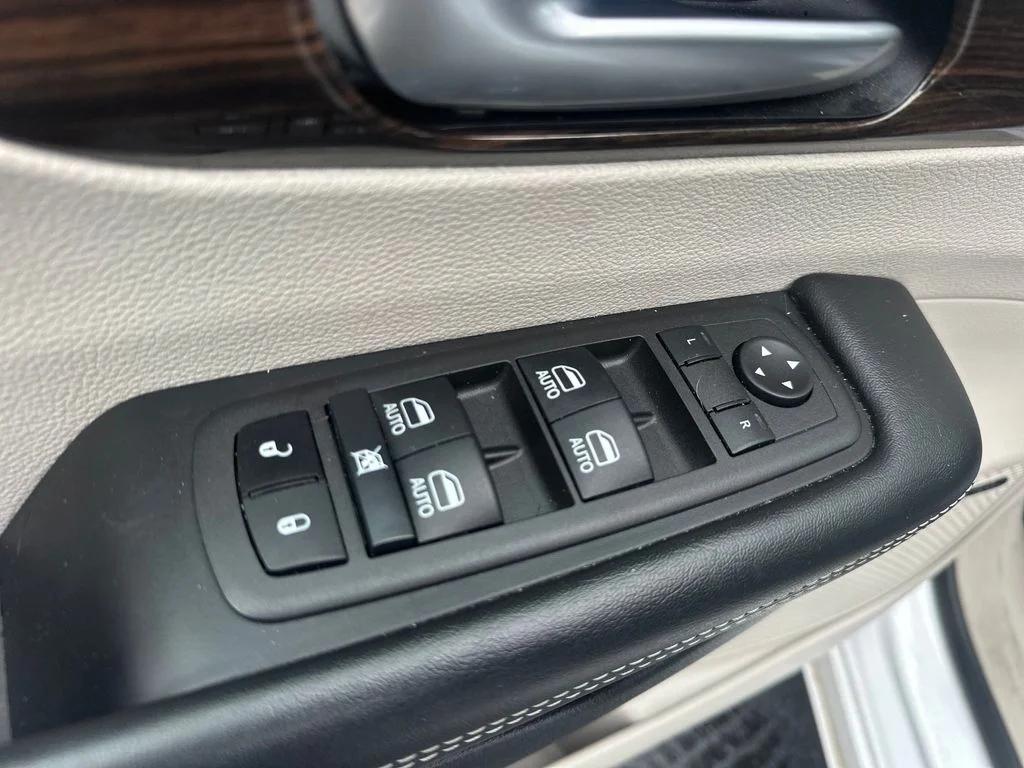 used 2022 Chrysler Pacifica car, priced at $28,675