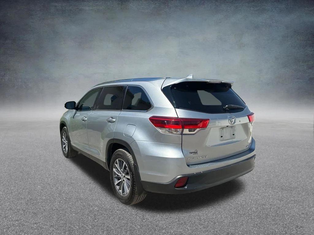 used 2019 Toyota Highlander car, priced at $26,125