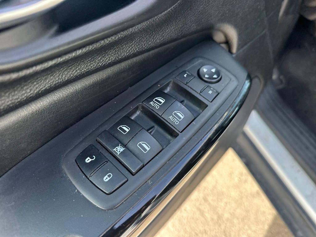 used 2021 Jeep Cherokee car, priced at $17,355