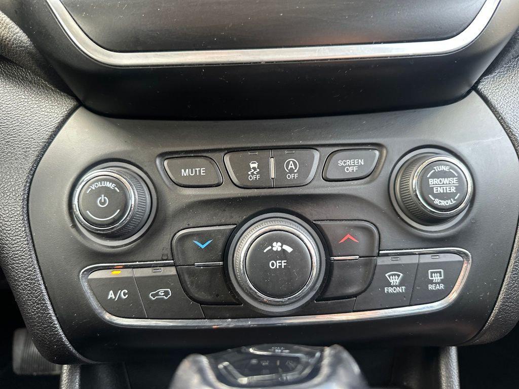 used 2021 Jeep Cherokee car, priced at $17,355