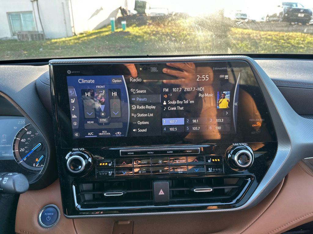 used 2021 Toyota Highlander Hybrid car, priced at $32,525