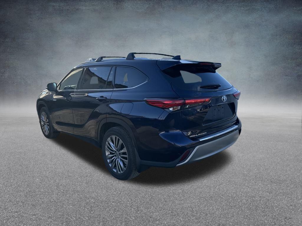 used 2021 Toyota Highlander Hybrid car, priced at $32,525
