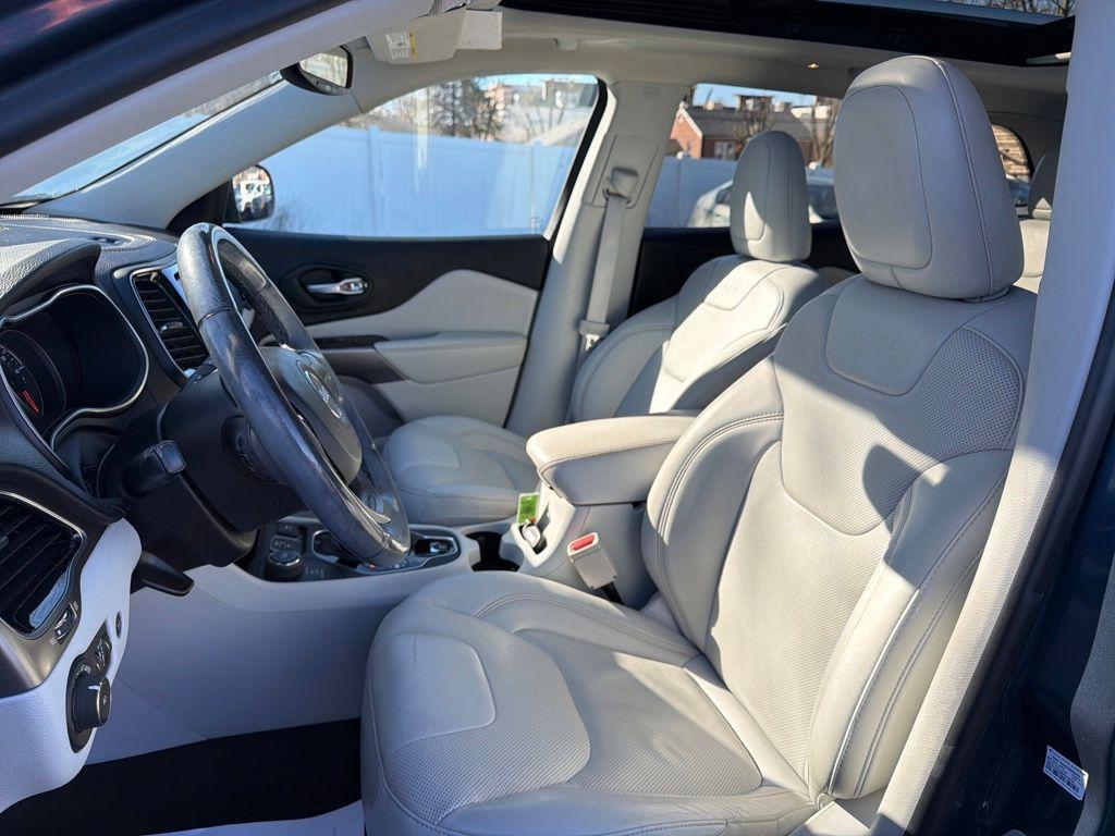 used 2019 Jeep Cherokee car, priced at $15,695