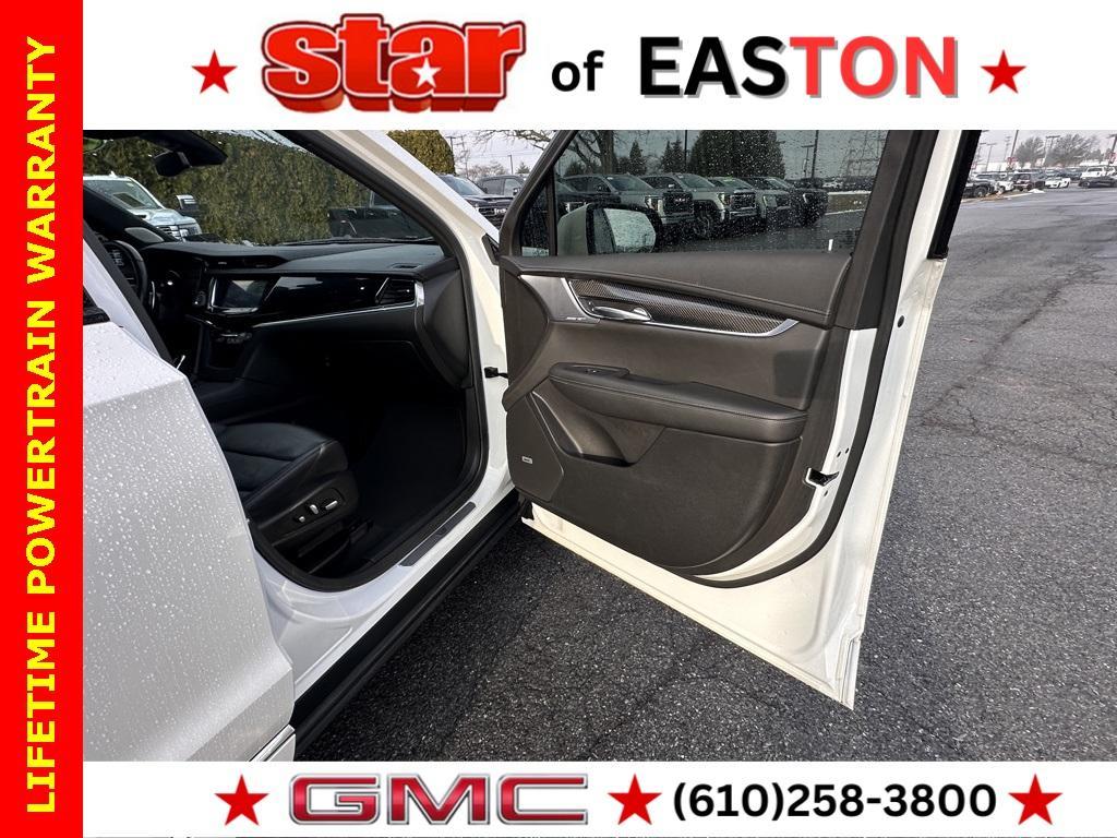 used 2022 Cadillac XT6 car, priced at $36,330