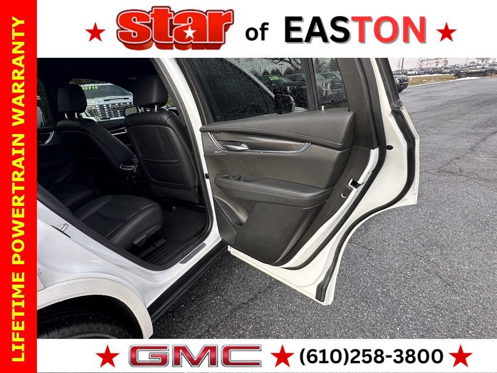 used 2022 Cadillac XT6 car, priced at $36,330