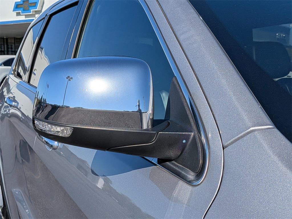 used 2020 Jeep Grand Cherokee car, priced at $15,560