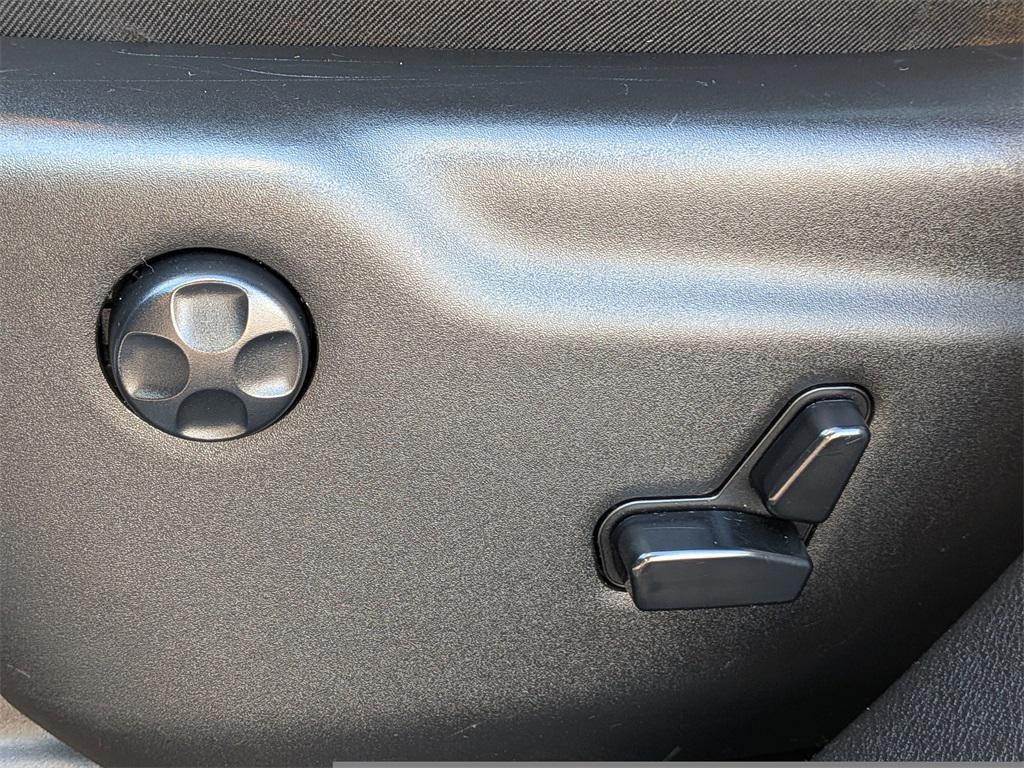 used 2020 Jeep Grand Cherokee car, priced at $15,560