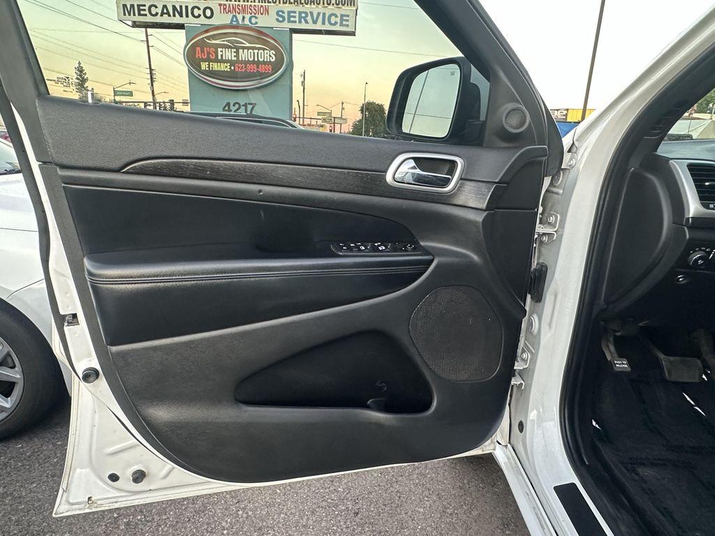 used 2015 Jeep Grand Cherokee car, priced at $11,995