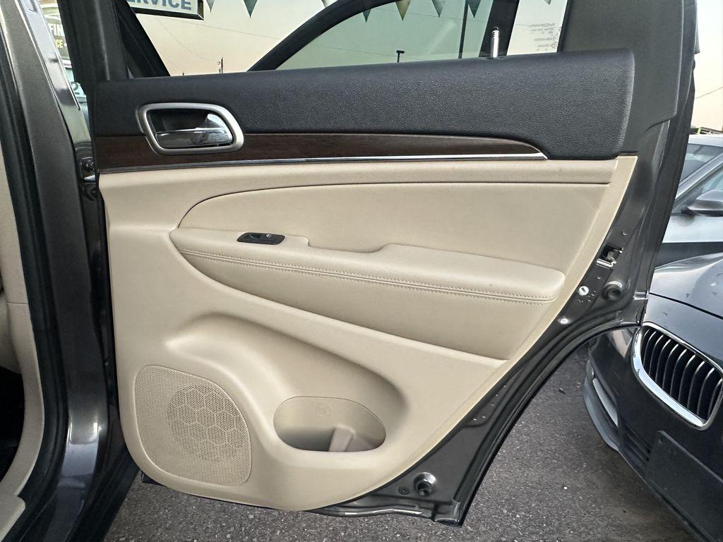 used 2015 Jeep Grand Cherokee car, priced at $12,995