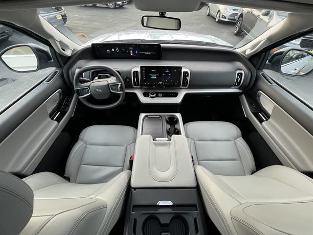 used 2025 Ford Expedition car, priced at $63,976