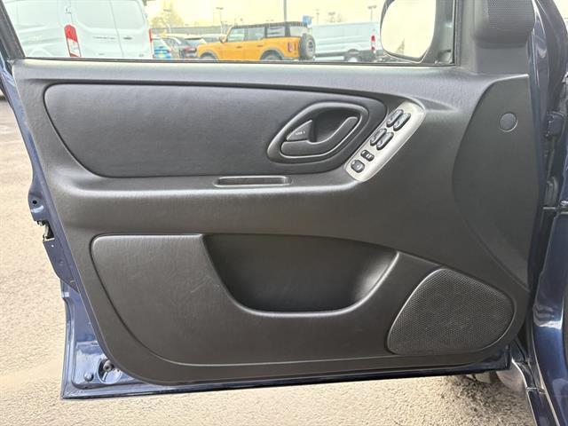 used 2004 Ford Escape car, priced at $4,995