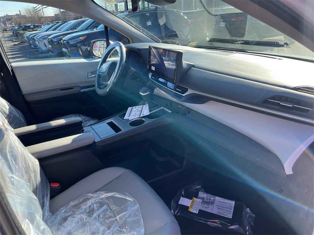 new 2026 Toyota Sienna car, priced at $49,060