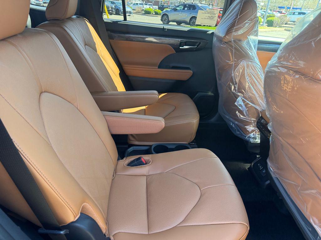 new 2026 Toyota Highlander Hybrid car, priced at $58,826