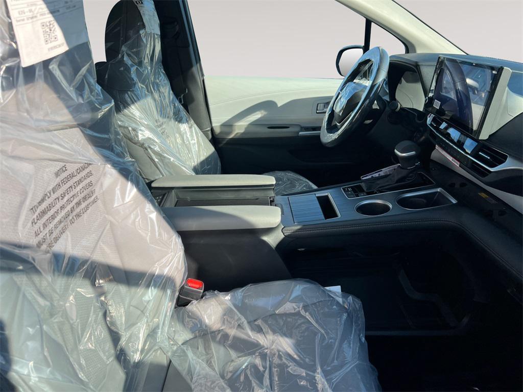 new 2026 Toyota Sienna car, priced at $49,739