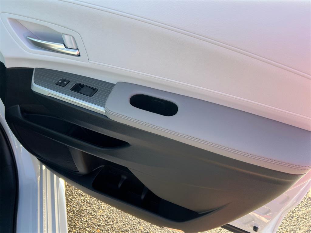 new 2026 Toyota Sienna car, priced at $49,739