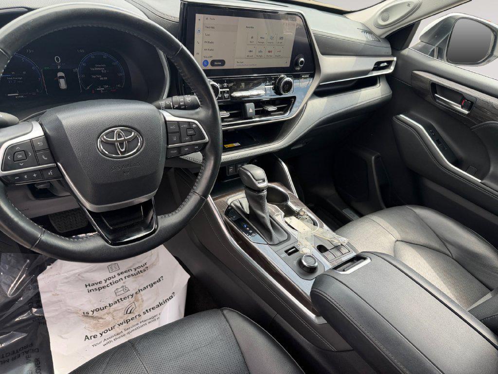 used 2023 Toyota Highlander car, priced at $36,389