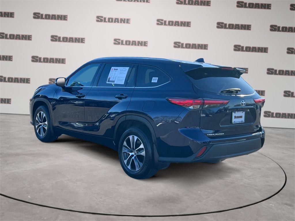 used 2022 Toyota Highlander car, priced at $27,798