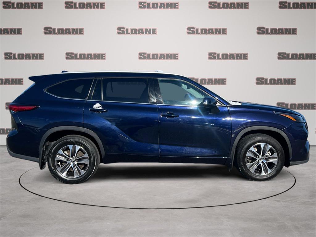used 2022 Toyota Highlander car, priced at $27,798
