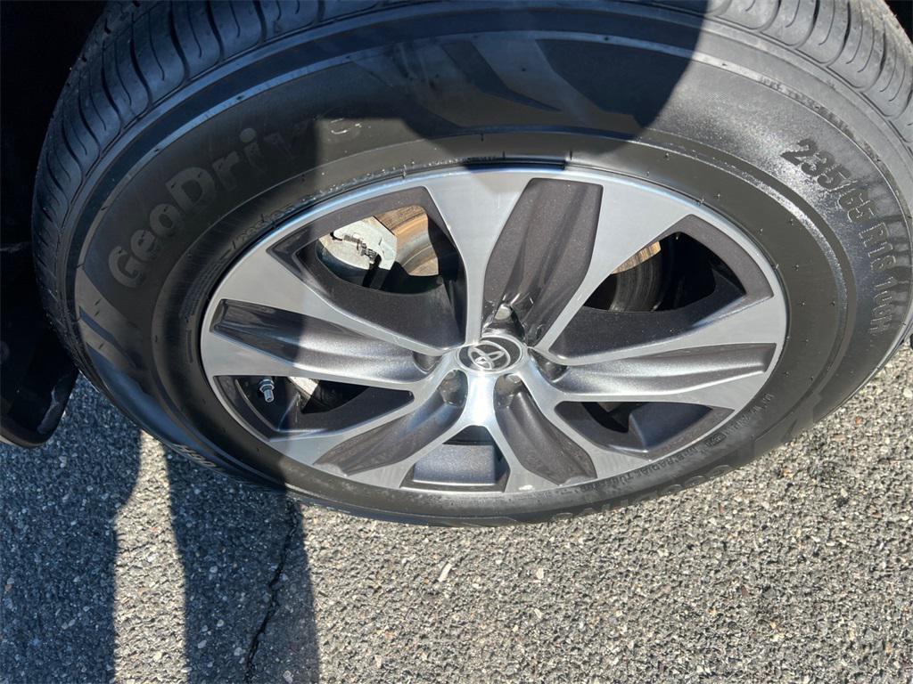 used 2022 Toyota Highlander car, priced at $27,798