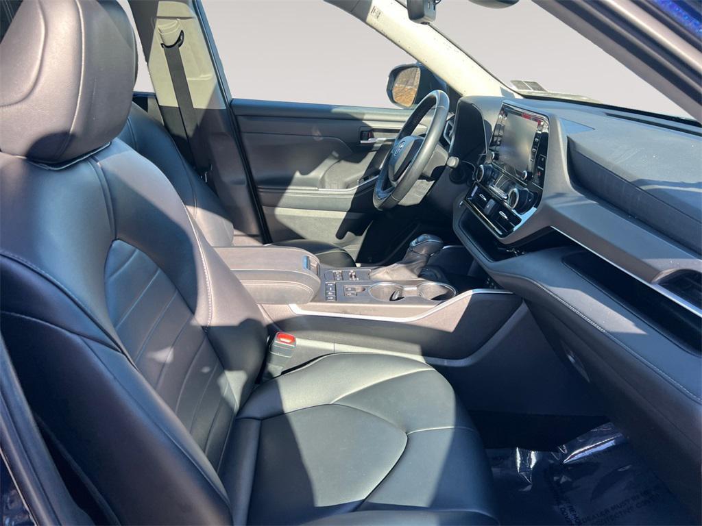 used 2022 Toyota Highlander car, priced at $27,798