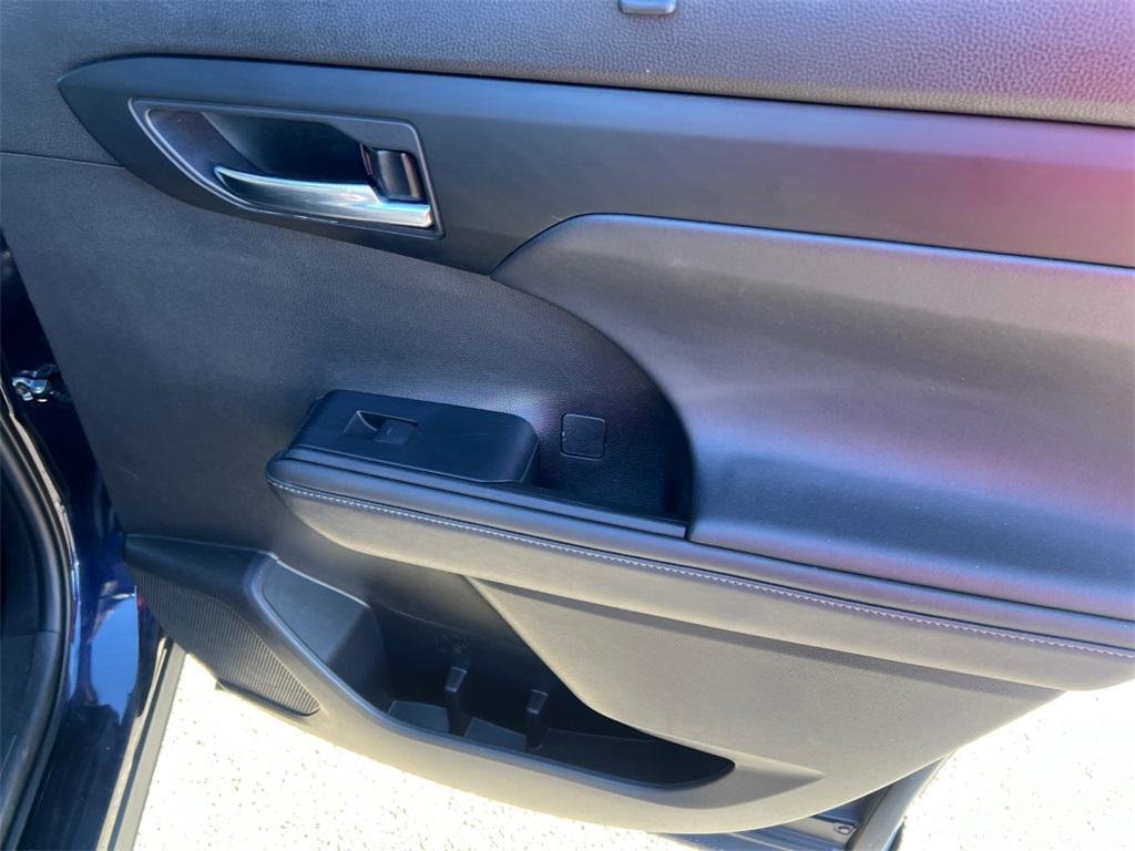 used 2022 Toyota Highlander car, priced at $27,798