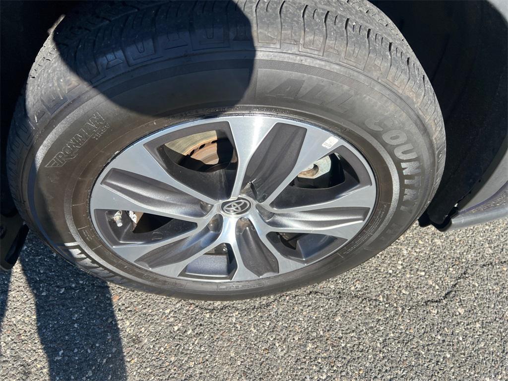 used 2022 Toyota Highlander car, priced at $27,798