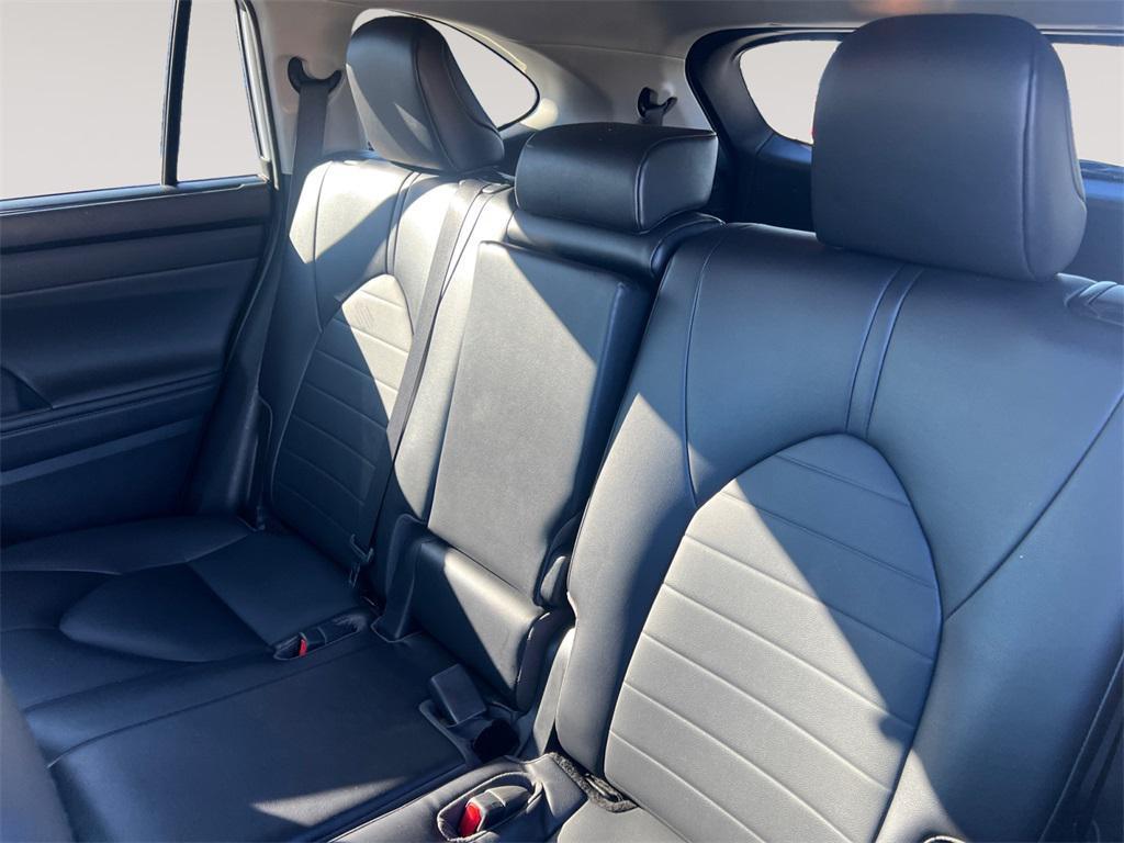 used 2022 Toyota Highlander car, priced at $38,488