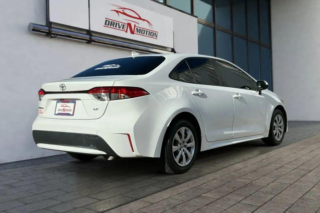 2020 Super White Toyota Corolla