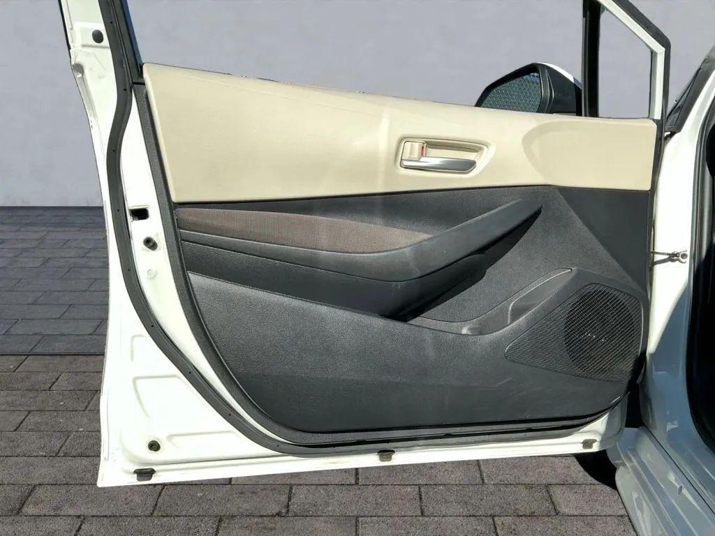 2020 Super White Toyota Corolla