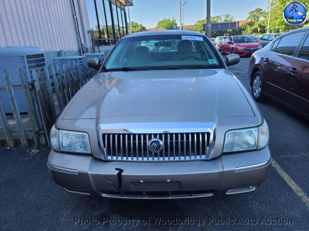 used 2006 Mercury Grand Marquis car, priced at $2,950