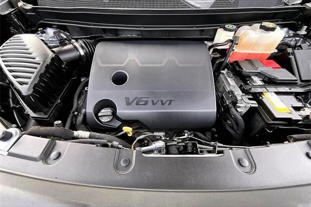 used 2021 Chevrolet Traverse car, priced at $29,314