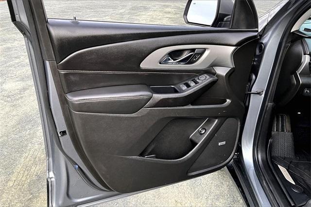used 2021 Chevrolet Traverse car, priced at $29,314