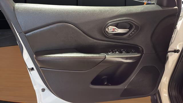 used 2020 Jeep Cherokee car, priced at $18,997