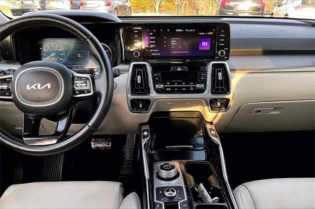 used 2023 Kia Sorento Hybrid car, priced at $24,004