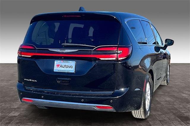 used 2024 Chrysler Pacifica car, priced at $30,688