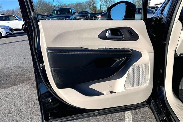 used 2024 Chrysler Pacifica car, priced at $30,688