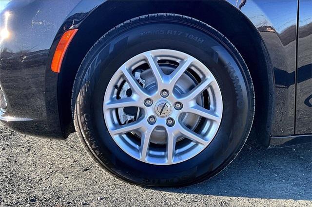 used 2024 Chrysler Pacifica car, priced at $30,688