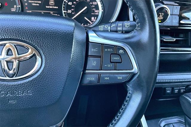 used 2021 Toyota Highlander car, priced at $33,591