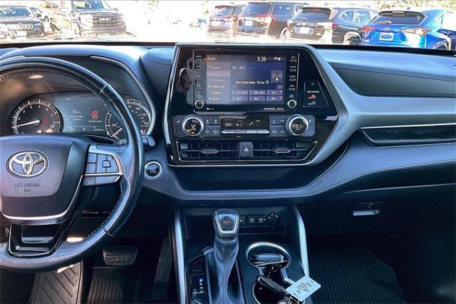 used 2021 Toyota Highlander car, priced at $33,591