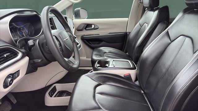 used 2023 Chrysler Pacifica car, priced at $24,698